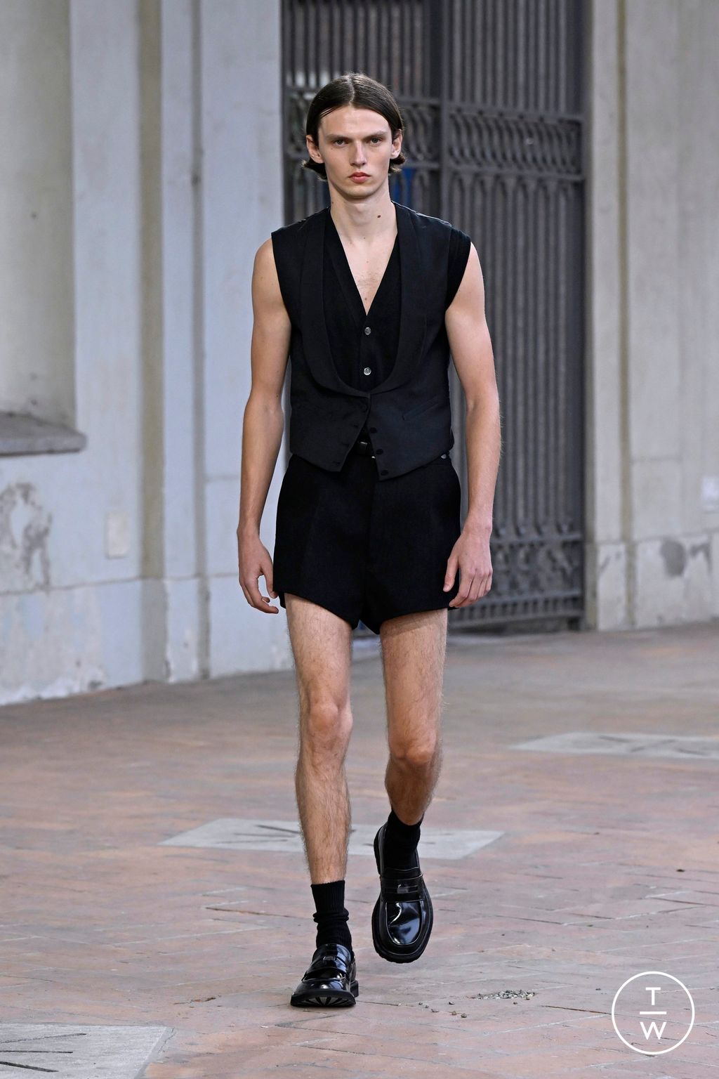 Fashion Week Milan Spring/Summer 2025 look 47 from the Onitsuka Tiger collection womenswear