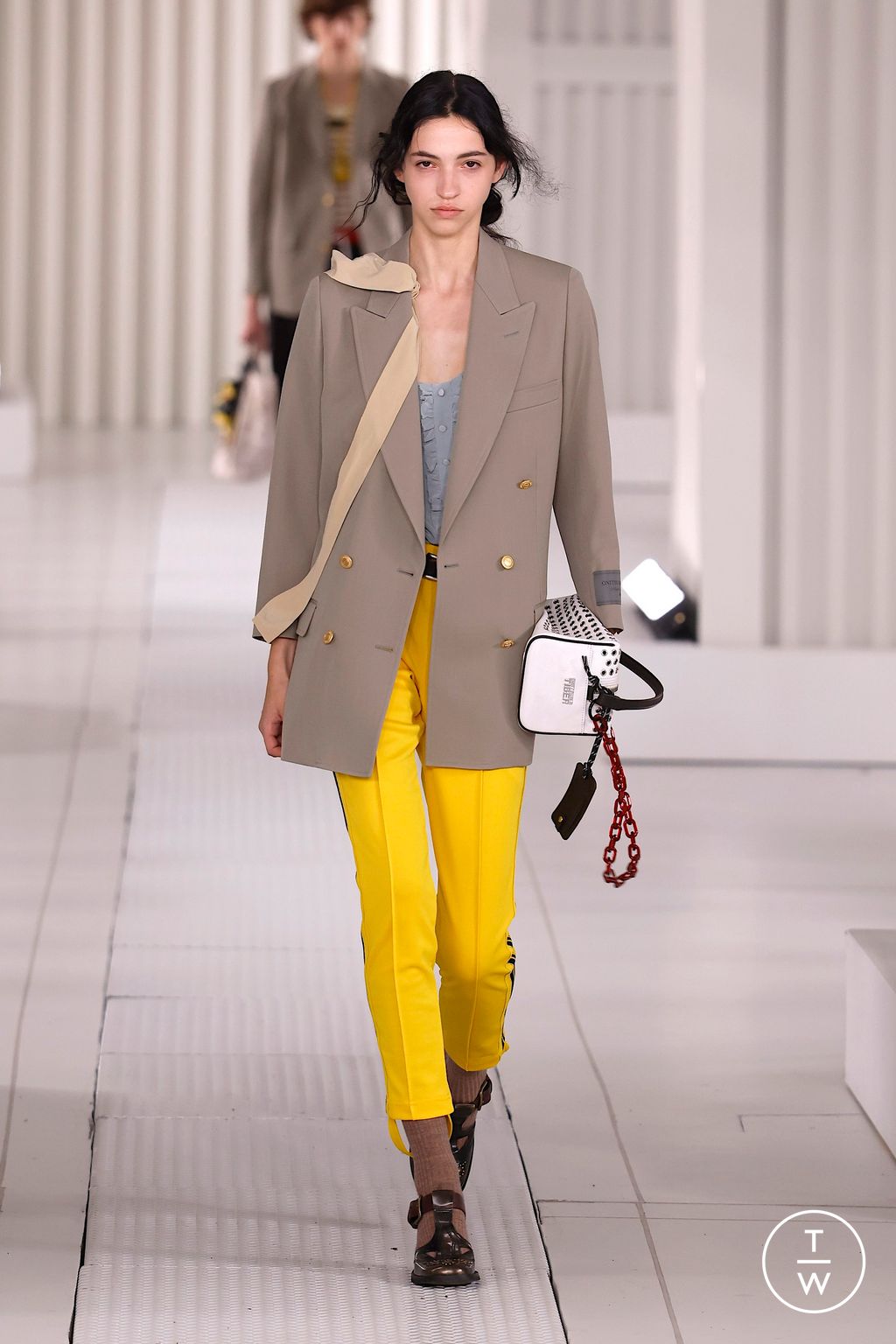 Fashion Week Milan Spring/Summer 2026 look 1 from the Onitsuka Tiger collection womenswear