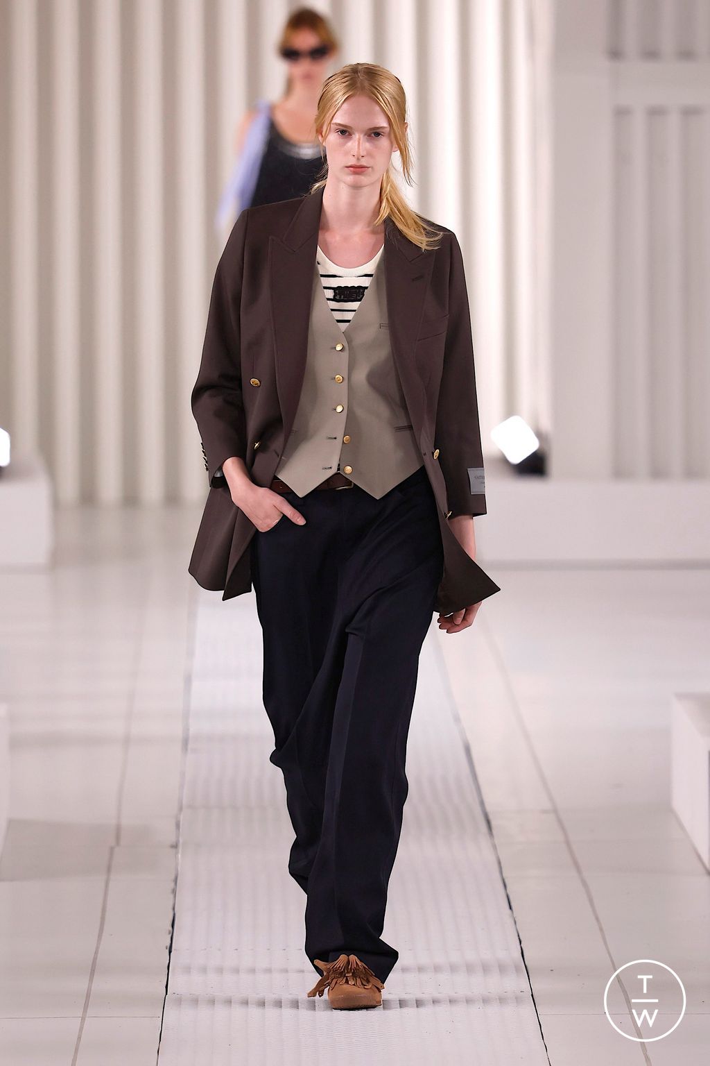 Fashion Week Milan Spring/Summer 2026 look 8 from the Onitsuka Tiger collection womenswear