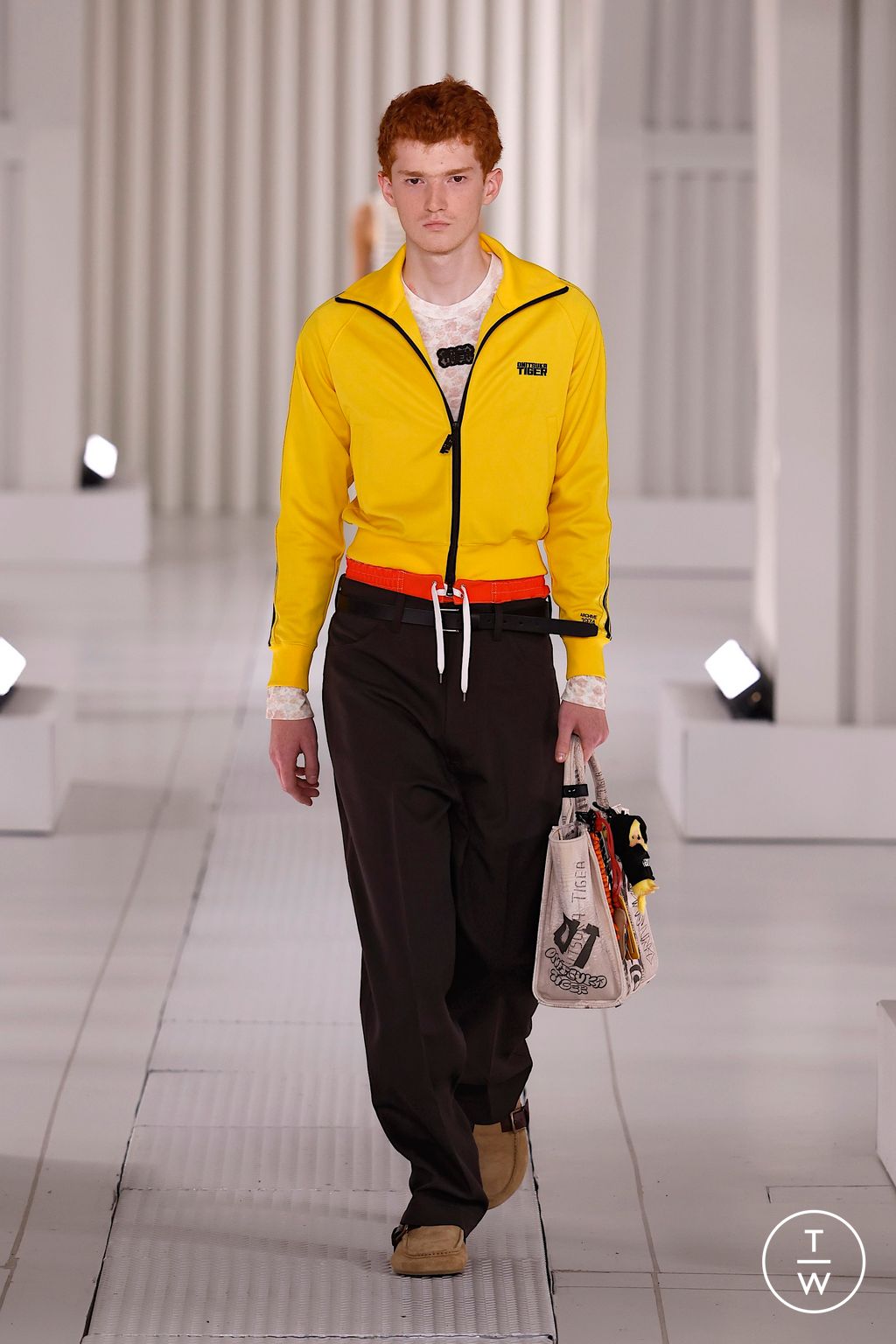 Fashion Week Milan Spring/Summer 2026 look 29 from the Onitsuka Tiger collection womenswear