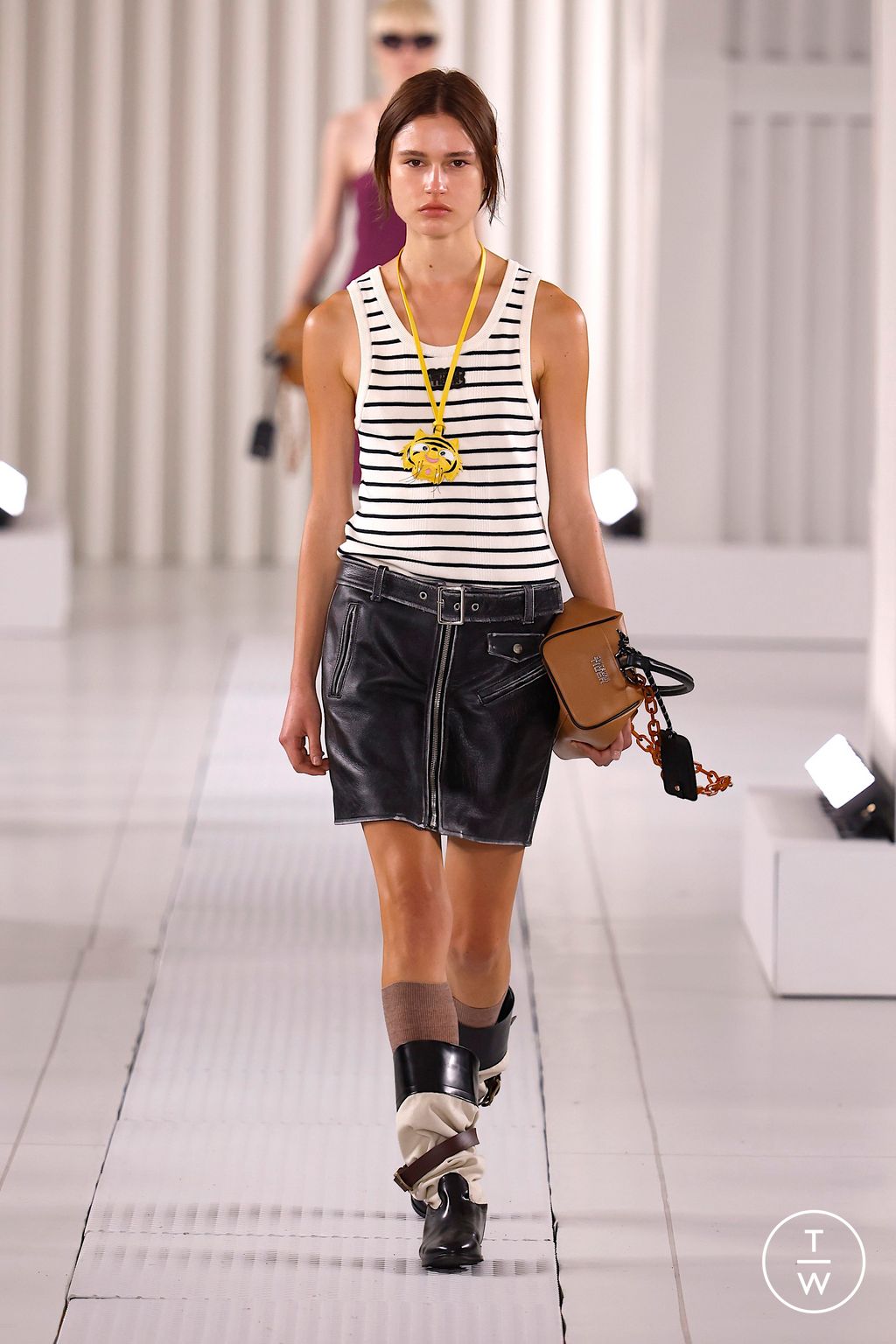 Fashion Week Milan Spring/Summer 2026 look 30 de la collection Onitsuka Tiger womenswear