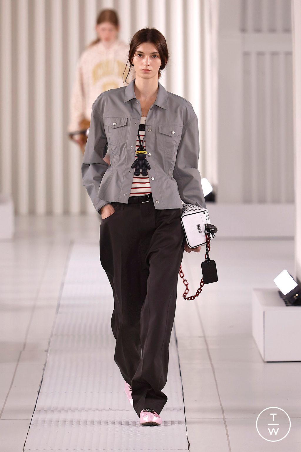 Fashion Week Milan Spring/Summer 2026 look 32 from the Onitsuka Tiger collection womenswear