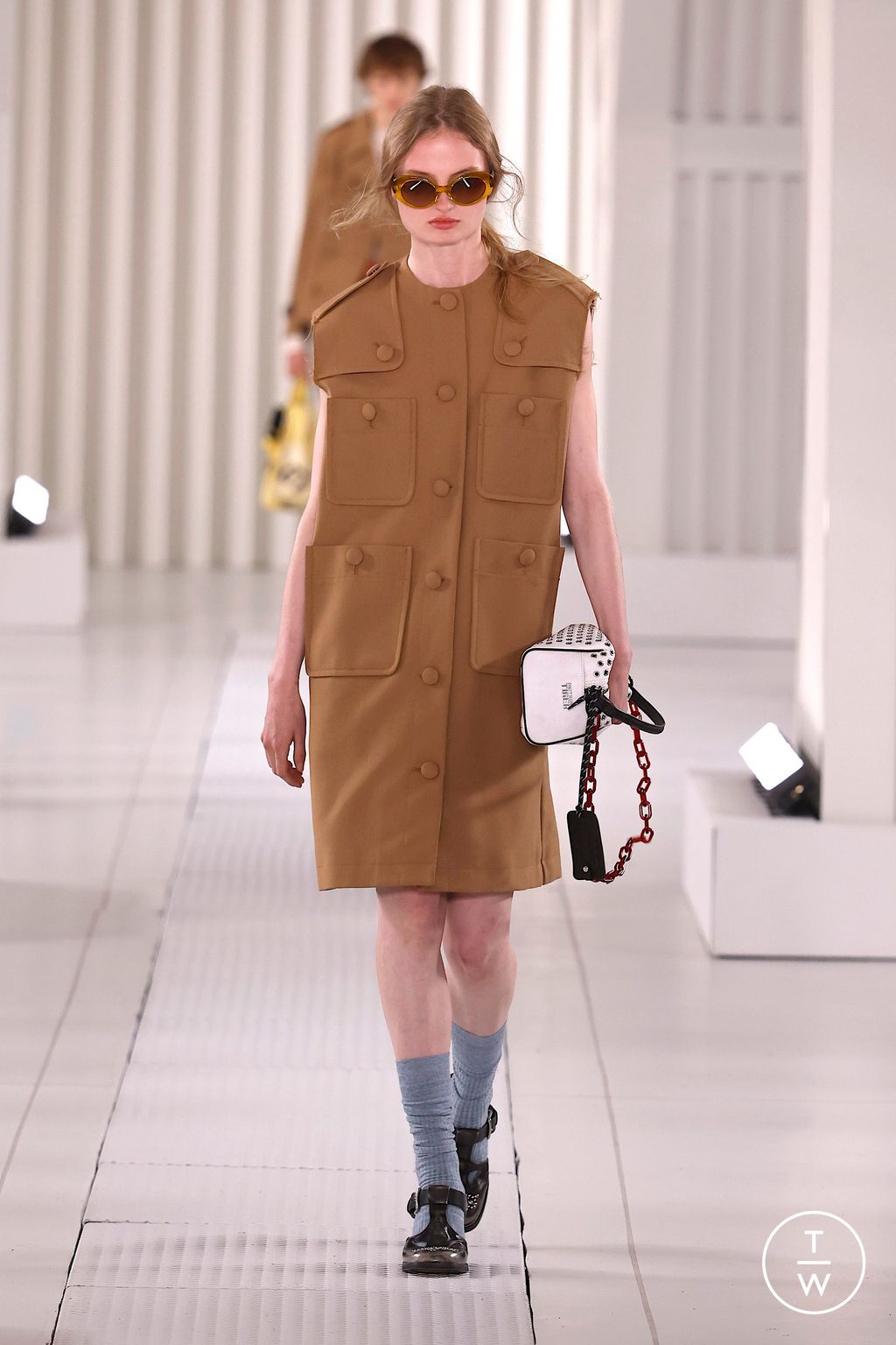 Fashion Week Milan Spring/Summer 2026 look 41 de la collection Onitsuka Tiger womenswear