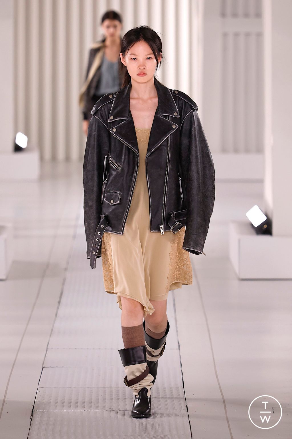 Fashion Week Milan Spring/Summer 2026 look 46 from the Onitsuka Tiger collection womenswear