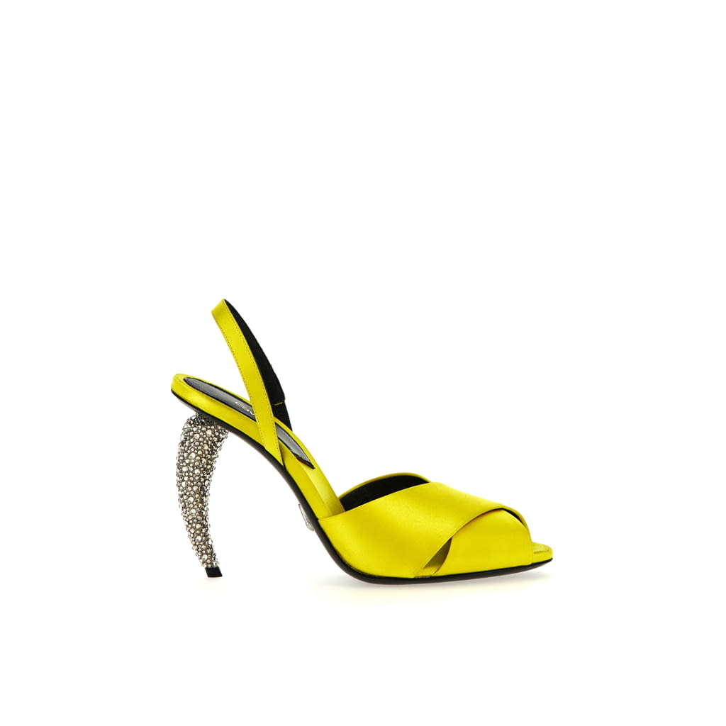 Fashion Week Milan Spring/Summer 2022 look 133 from the Roberto Cavalli collection 女装配饰