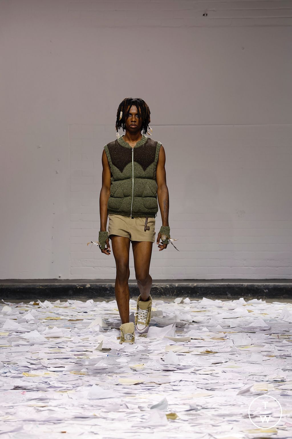 Fashion Week London Spring/Summer 2026 look 13 from the Oscar Ouyang collection womenswear