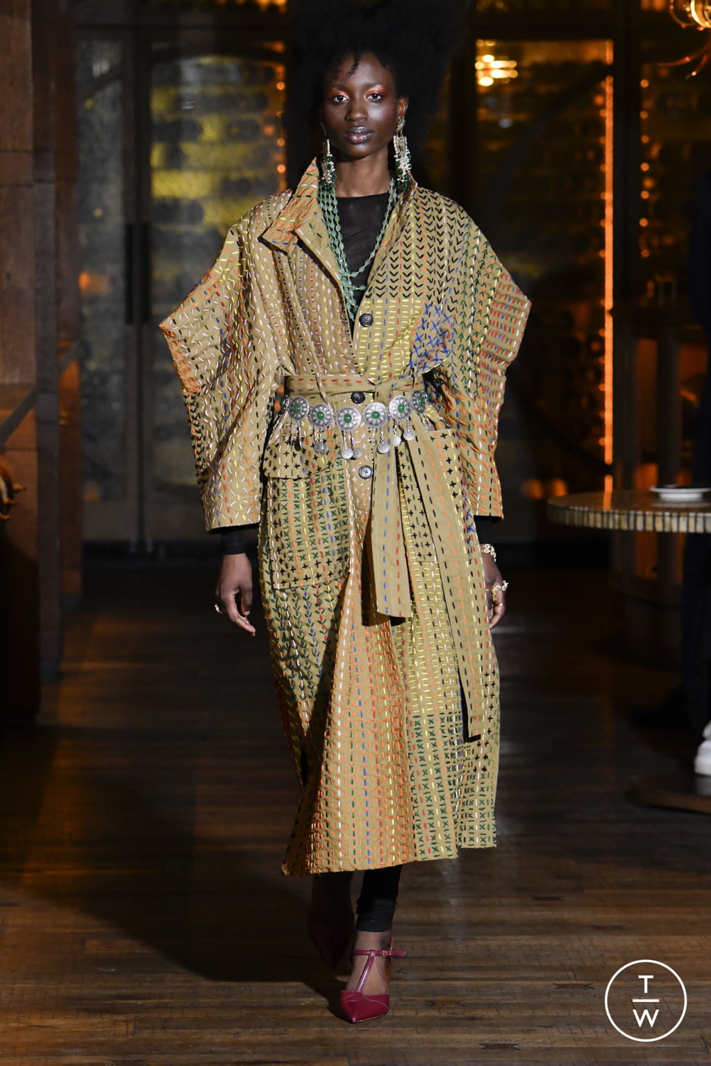 Fashion Week London Spring/Summer 2022 look 27 from the Osman collection womenswear