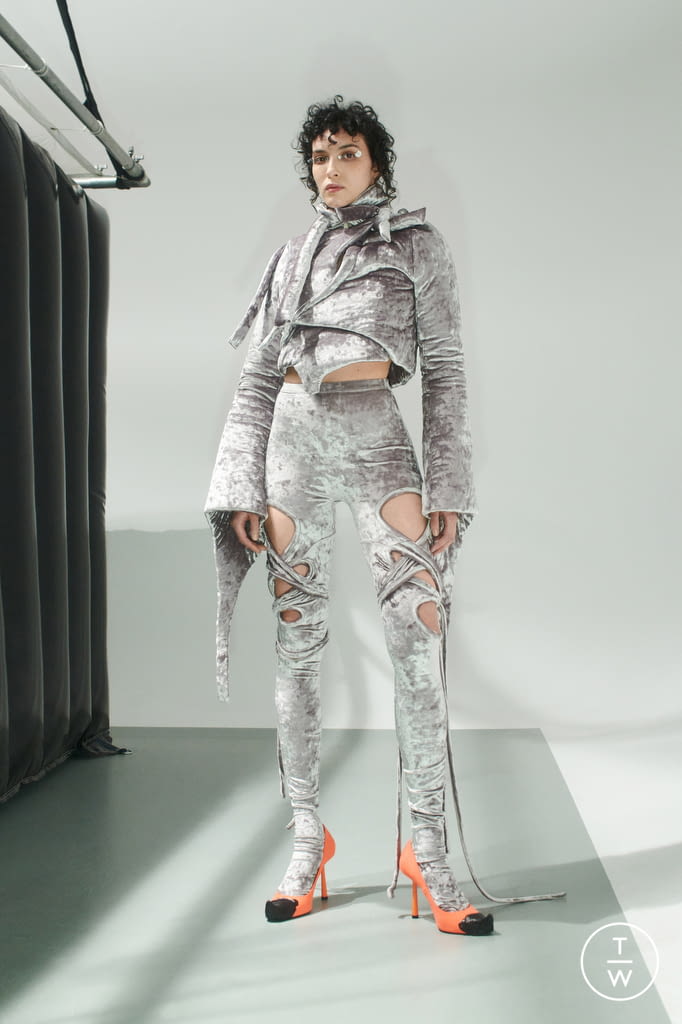 Fashion Week Paris Fall/Winter 2022 look 12 de la collection Ottolinger womenswear