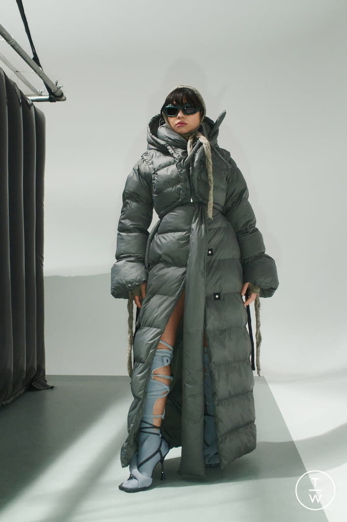 Fashion Week Paris Fall/Winter 2022 look 20 de la collection Ottolinger womenswear