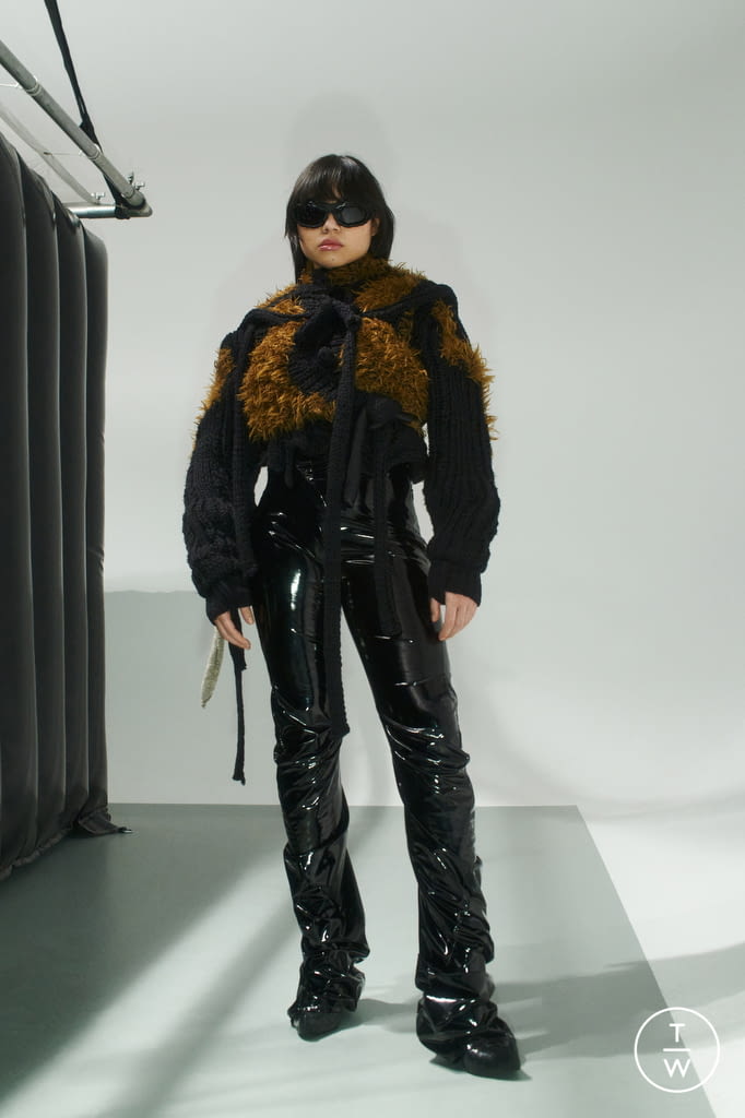 Fashion Week Paris Fall/Winter 2022 look 34 from the Ottolinger collection 女装