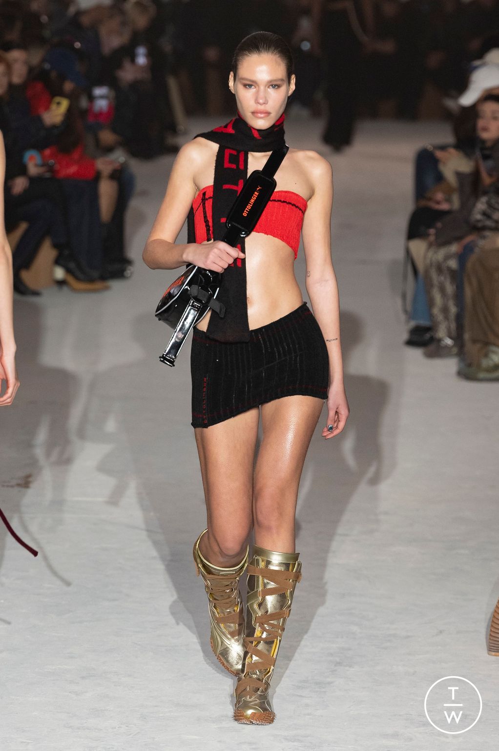 Fashion Week Paris Fall/Winter 2023 look 3 de la collection Ottolinger womenswear