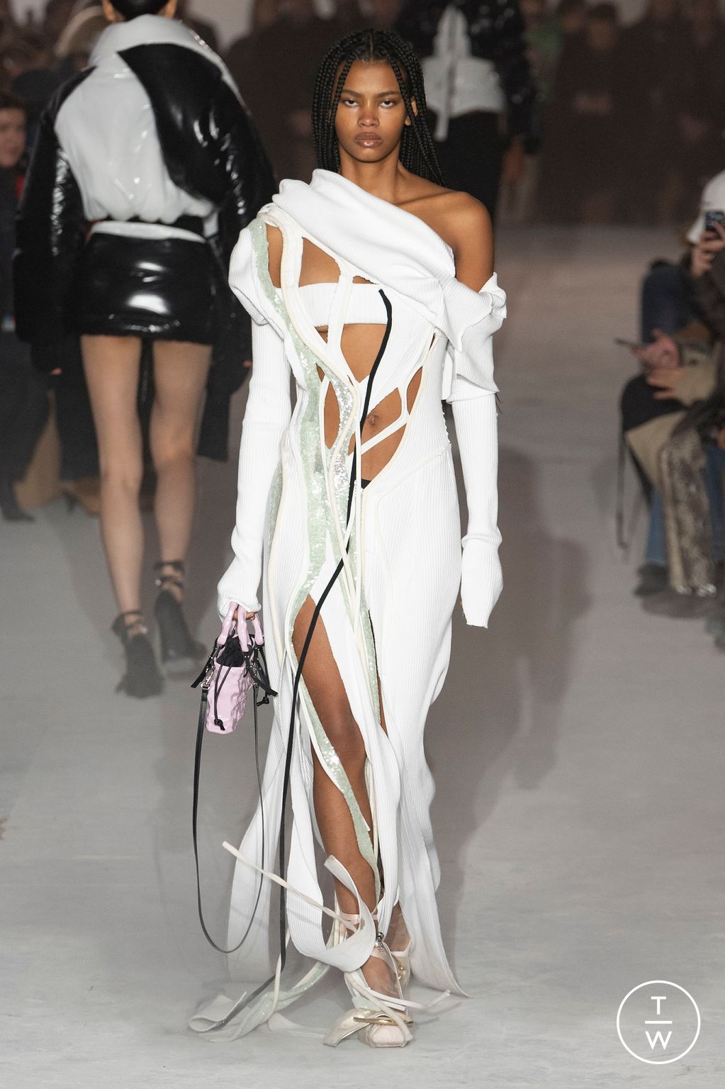 Fashion Week Paris Fall/Winter 2023 look 34 de la collection Ottolinger womenswear