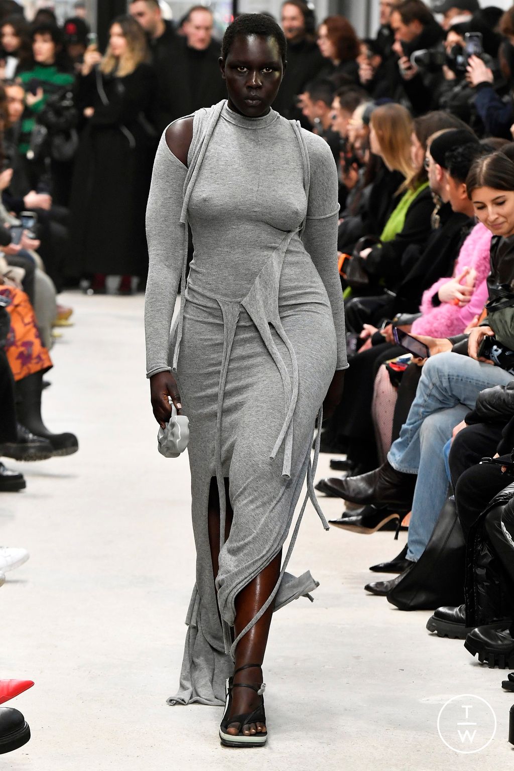 Fashion Week Paris Fall/Winter 2024 look 11 de la collection Ottolinger womenswear