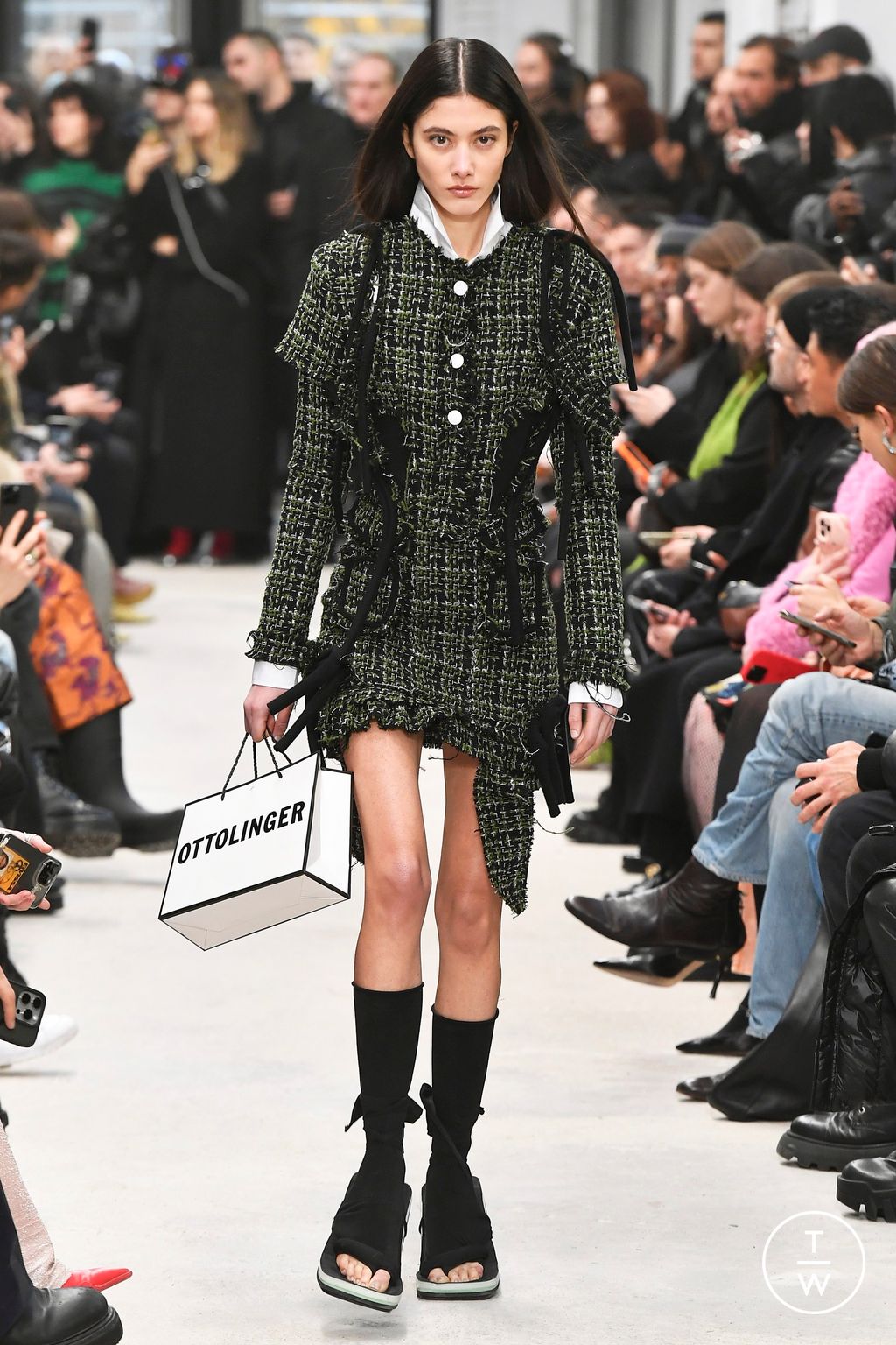 Fashion Week Paris Fall/Winter 2024 look 22 de la collection Ottolinger womenswear