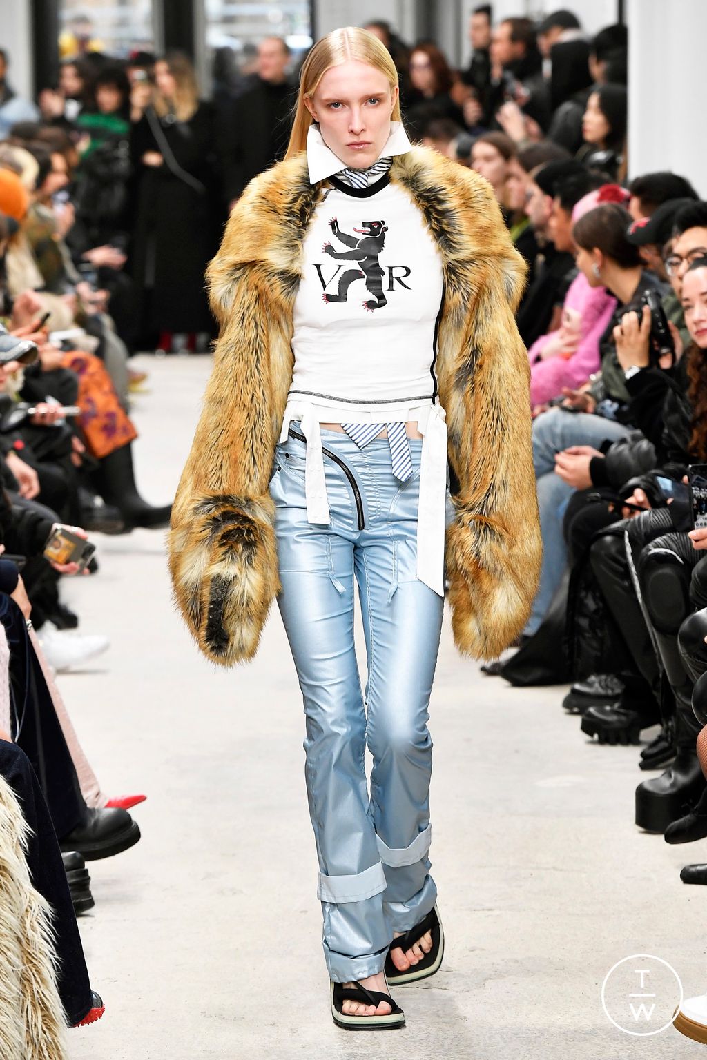 Fashion Week Paris Fall/Winter 2024 look 24 de la collection Ottolinger womenswear