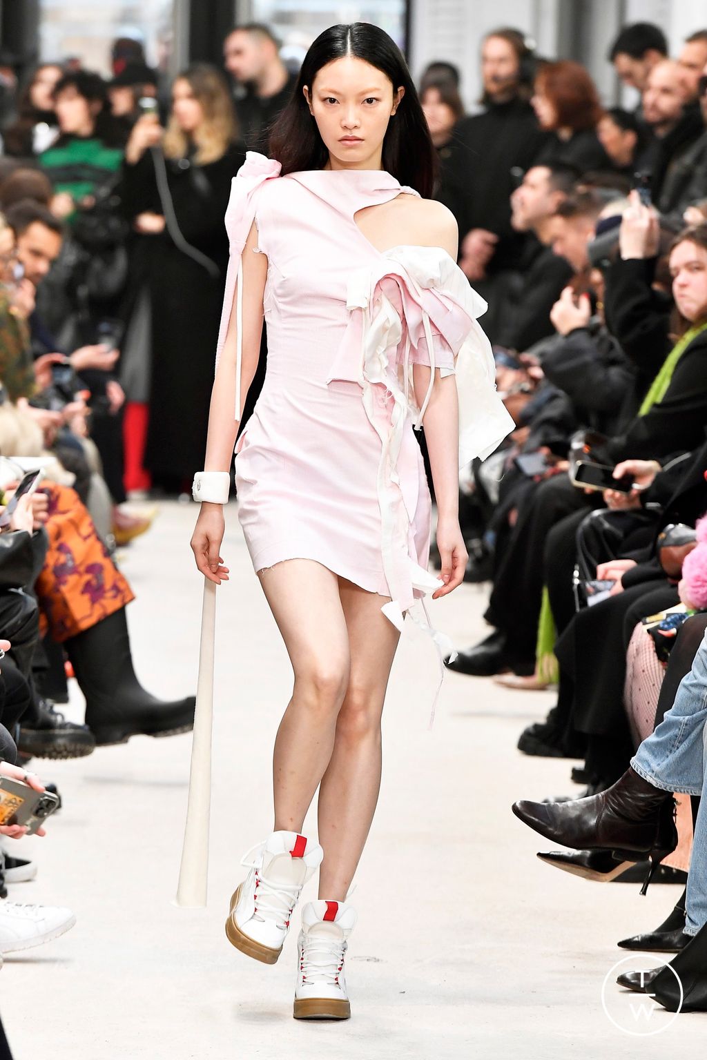 Fashion Week Paris Fall/Winter 2024 look 30 de la collection Ottolinger womenswear