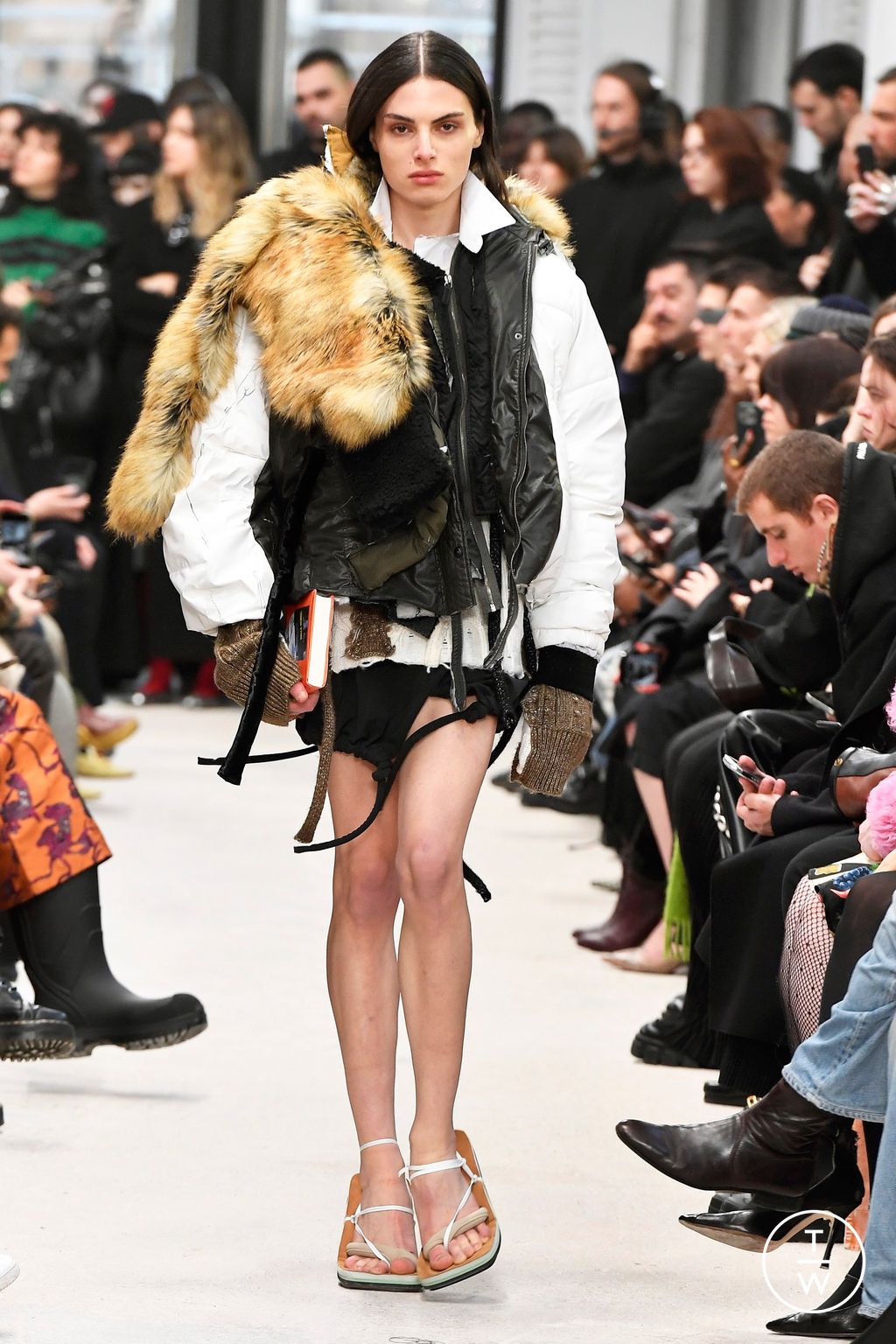 Fashion Week Paris Fall/Winter 2024 look 34 de la collection Ottolinger womenswear
