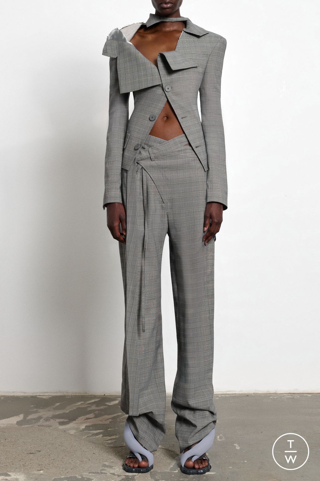 Fashion Week Paris Resort 2025 look 30 from the Ottolinger collection womenswear