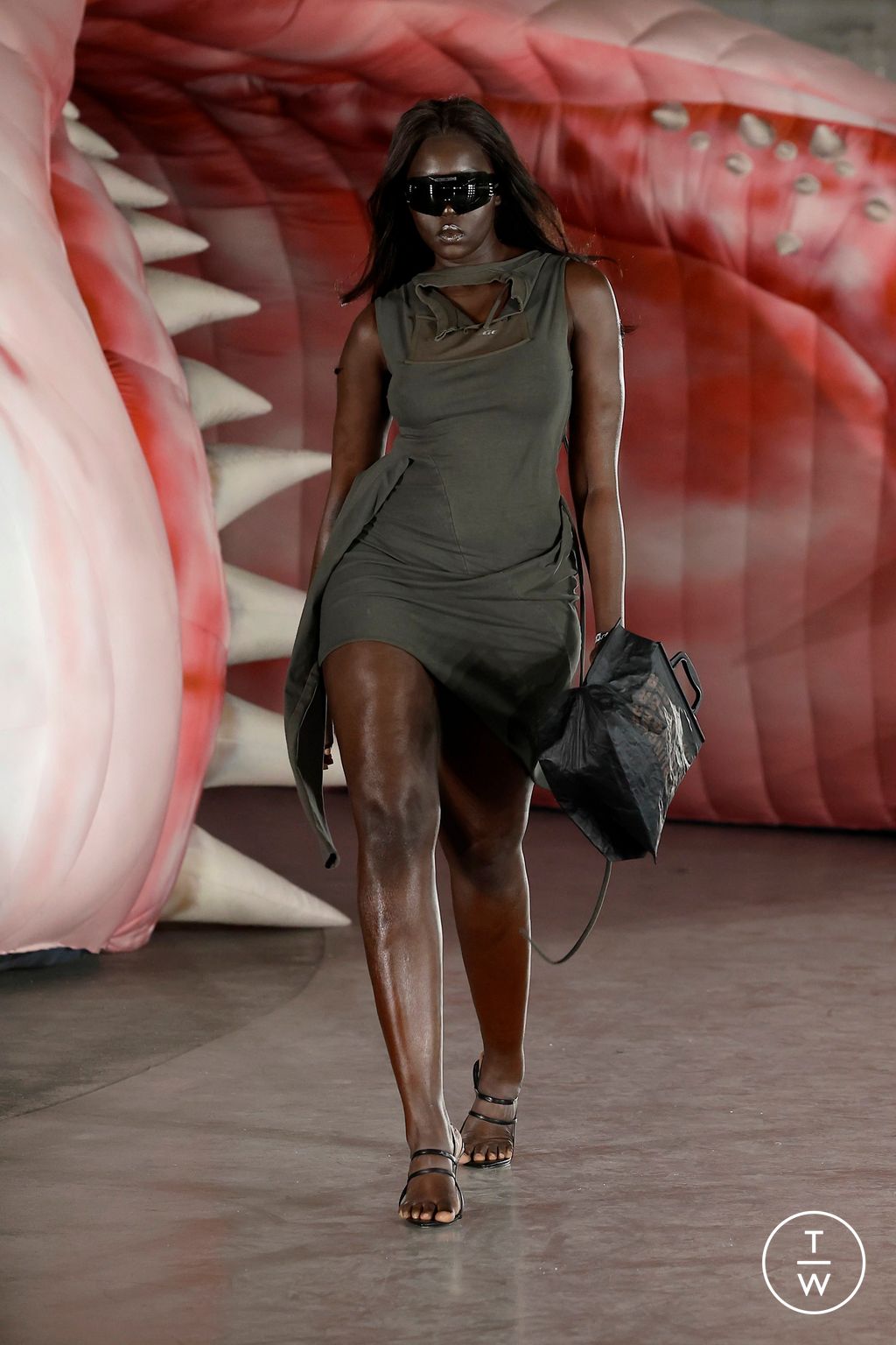 Fashion Week Paris Spring-Summer 2025 look 16 from the Ottolinger collection womenswear