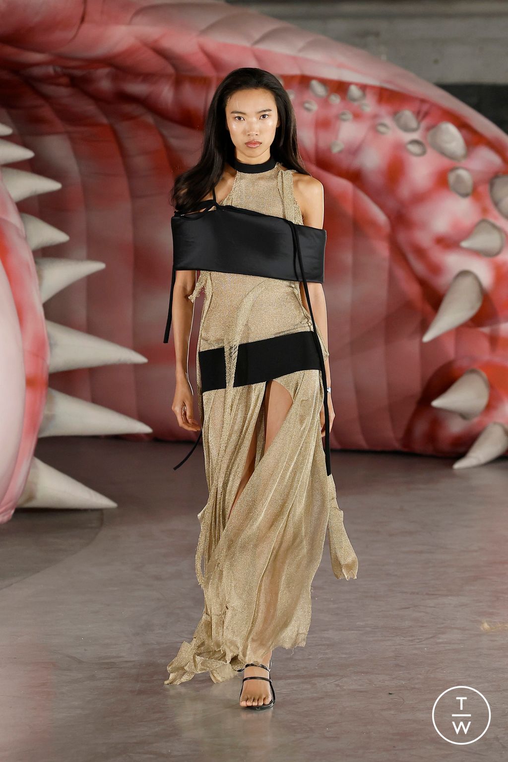 Fashion Week Paris Spring-Summer 2025 look 23 from the Ottolinger collection womenswear