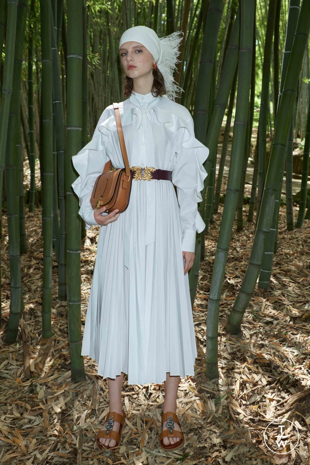Fashion Week Paris Resort 2020 look 4 from the Valentino collection 女装