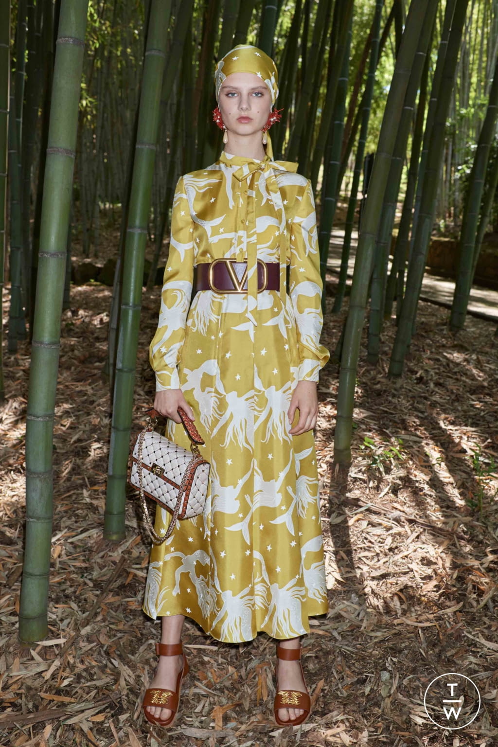 Fashion Week Paris Resort 2020 look 29 from the Valentino collection 女装