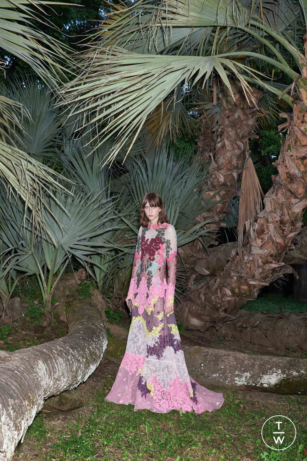 Fashion Week Paris Resort 2020 look 43 from the Valentino collection 女装