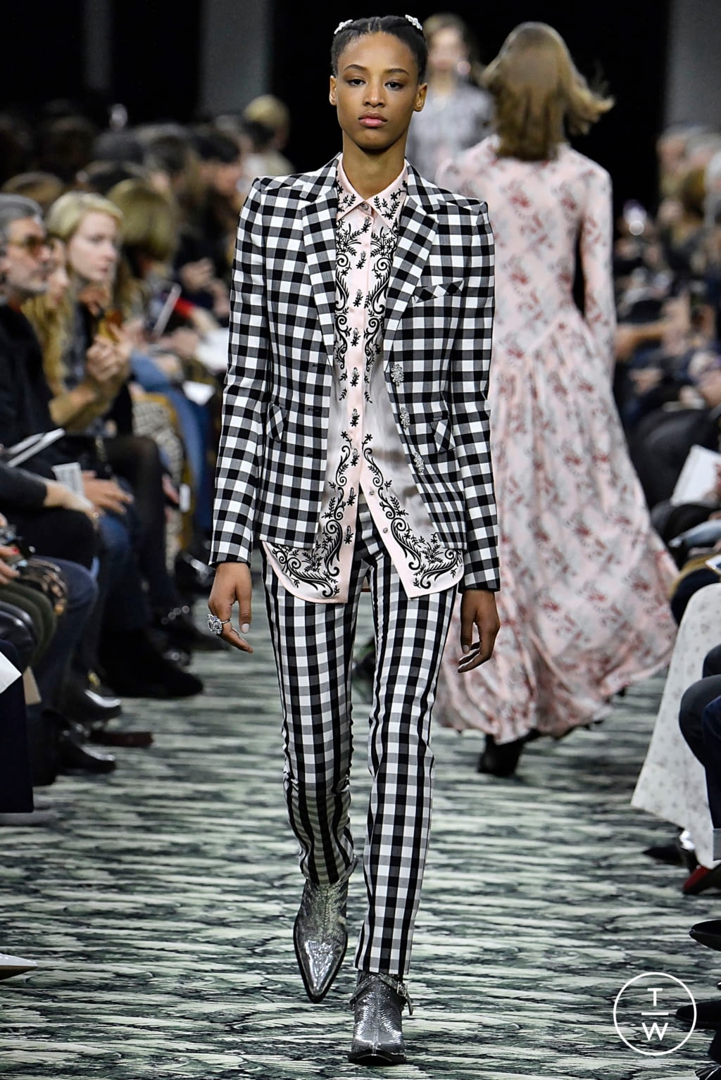 Fashion Week Paris Fall/Winter 2019 look 4 from the Paco Rabanne collection womenswear
