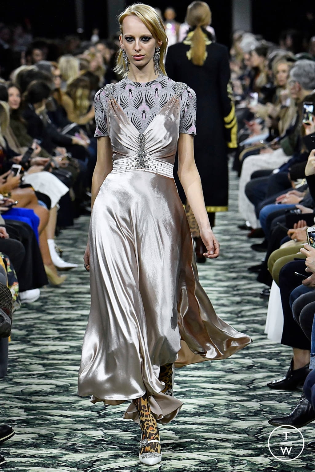 Fashion Week Paris Fall/Winter 2019 look 10 from the Paco Rabanne collection womenswear
