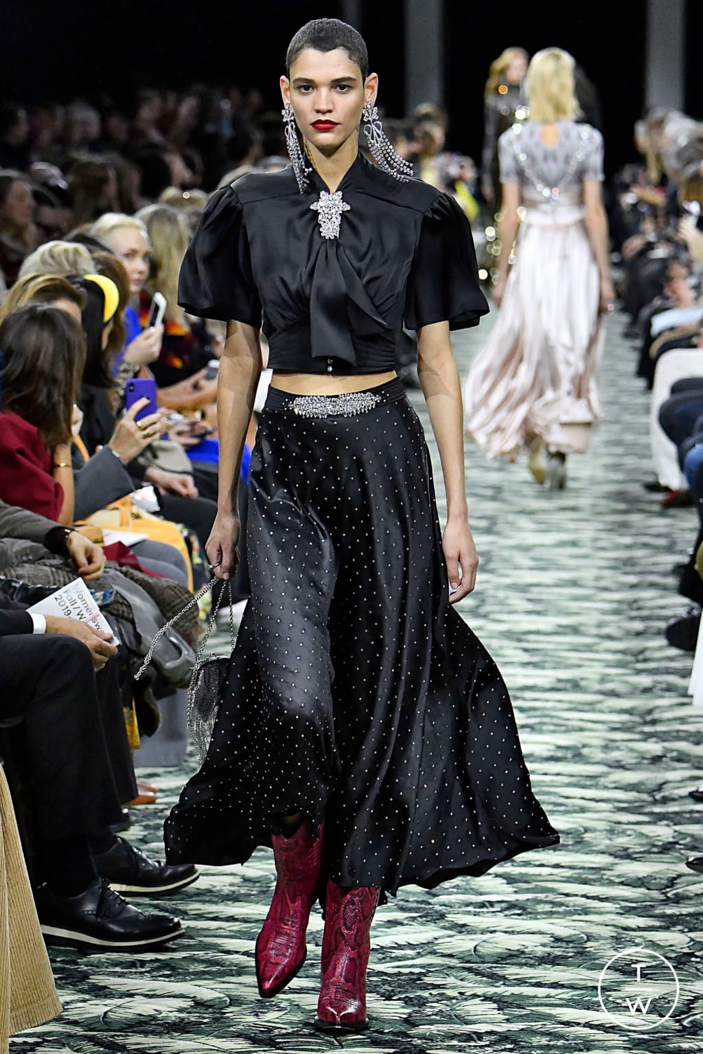 Fashion Week Paris Fall/Winter 2019 look 13 from the Paco Rabanne collection womenswear