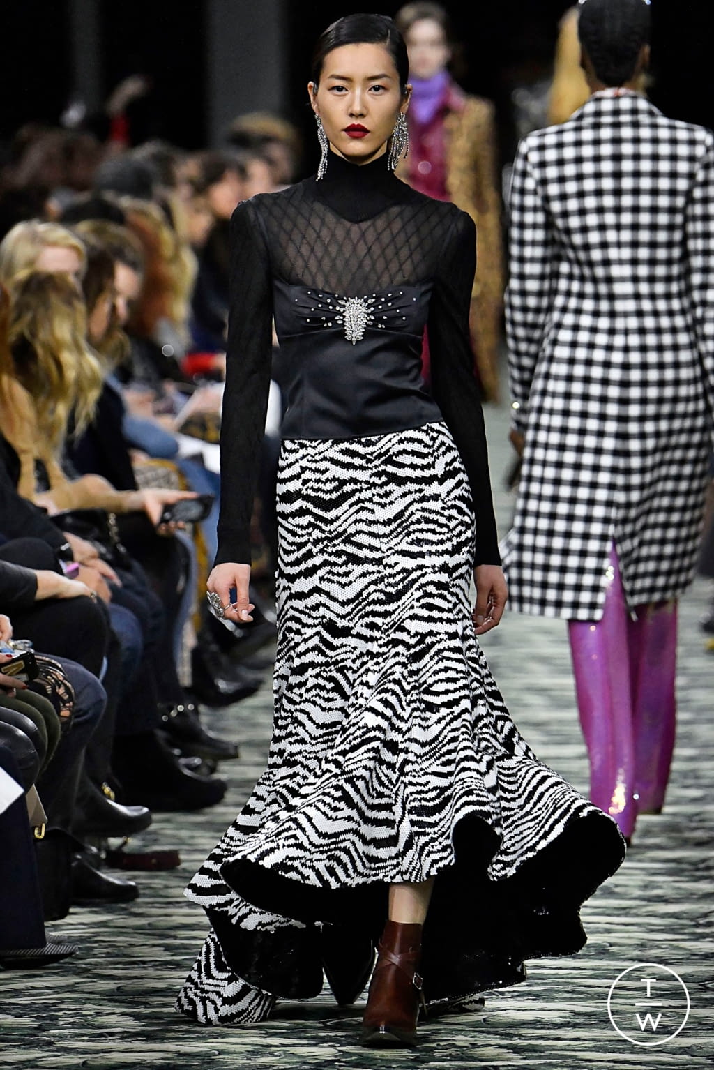 Fashion Week Paris Fall/Winter 2019 look 18 from the Paco Rabanne collection womenswear