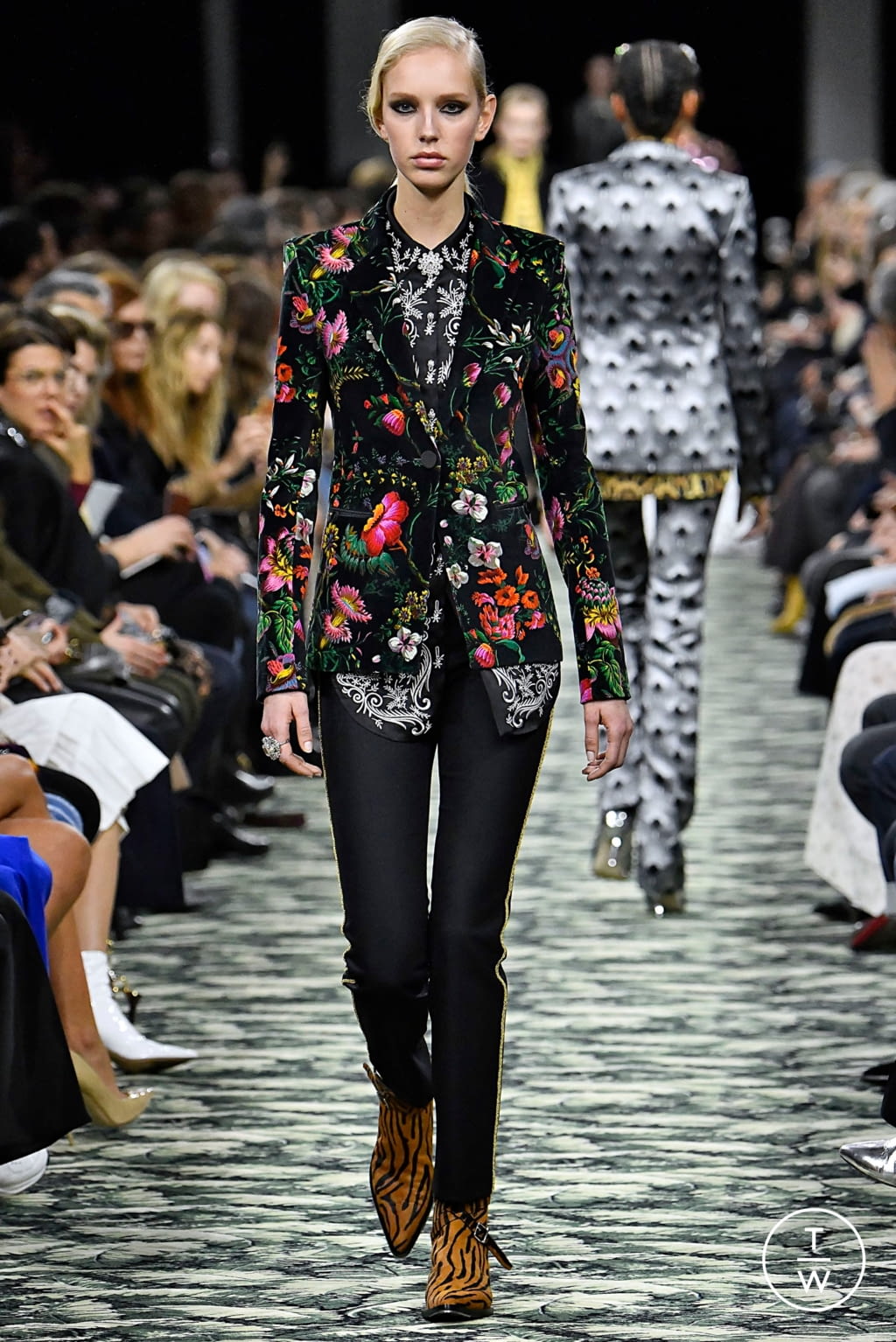 Fashion Week Paris Fall/Winter 2019 look 29 from the Paco Rabanne collection womenswear