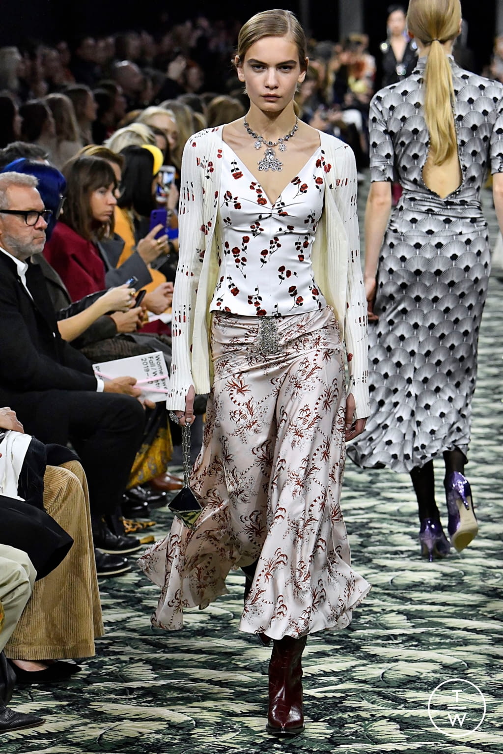 Fashion Week Paris Fall/Winter 2019 look 35 from the Paco Rabanne collection womenswear