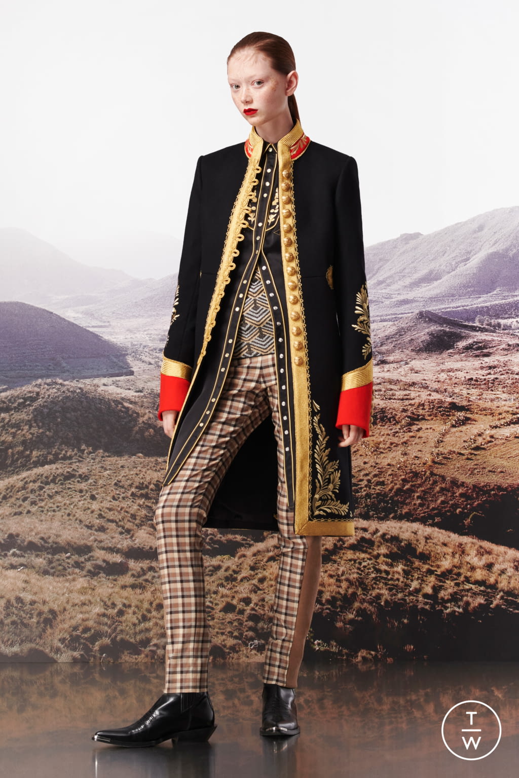 Fashion Week Paris Pre-Fall 2019 look 1 from the Rabanne collection womenswear