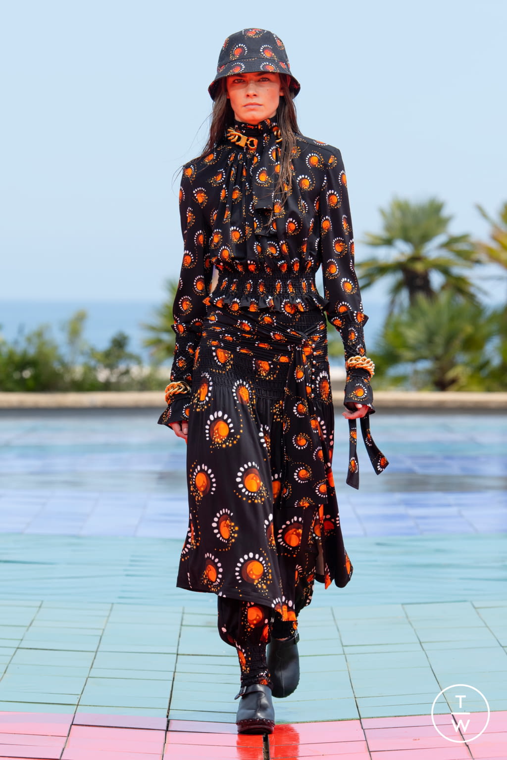 Fashion Week Paris Spring/Summer 2022 look 26 from the Rabanne collection 女装
