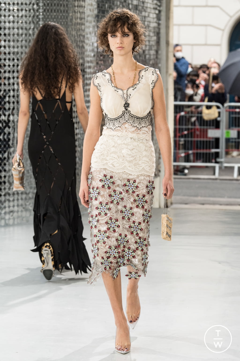 Fashion Week Paris Spring/Summer 2021 look 10 from the Rabanne collection 女装