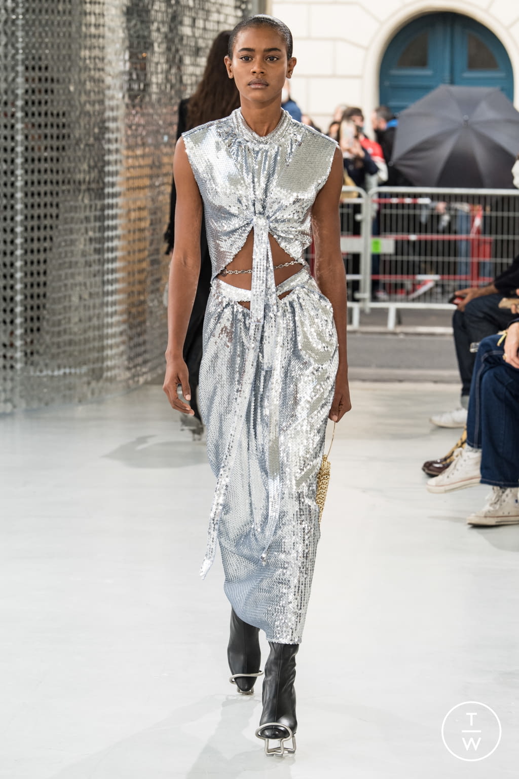 Fashion Week Paris Spring/Summer 2021 look 4 from the Rabanne collection womenswear