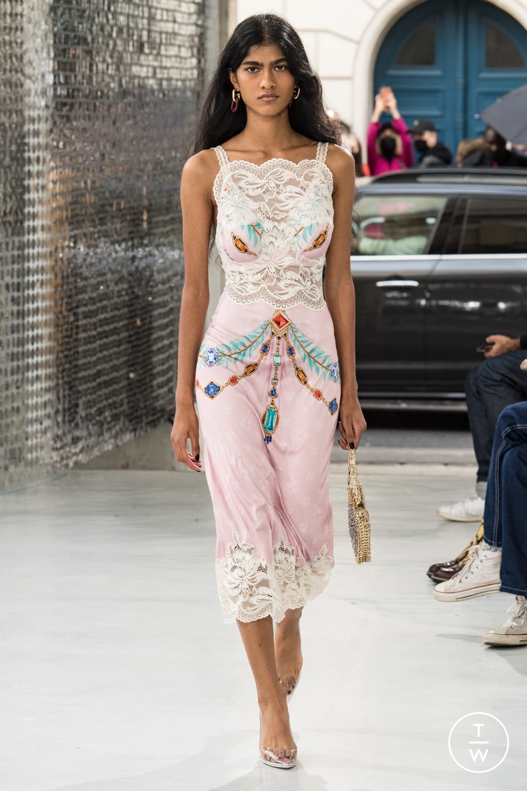 Fashion Week Paris Spring/Summer 2021 look 5 from the Rabanne collection 女装
