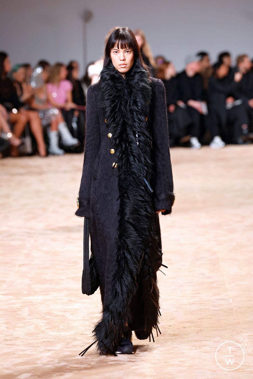 Fashion Week Paris Fall/Winter 2023 look 5 from the Rabanne collection womenswear