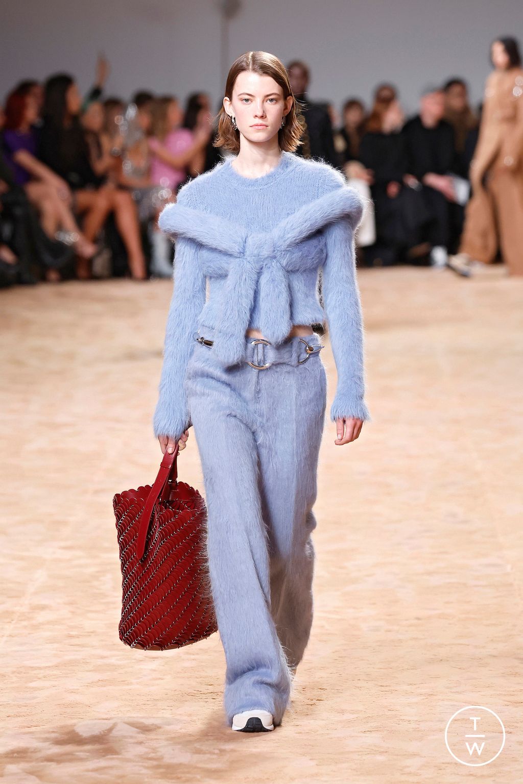 Fashion Week Paris Fall/Winter 2023 look 8 from the Rabanne collection womenswear