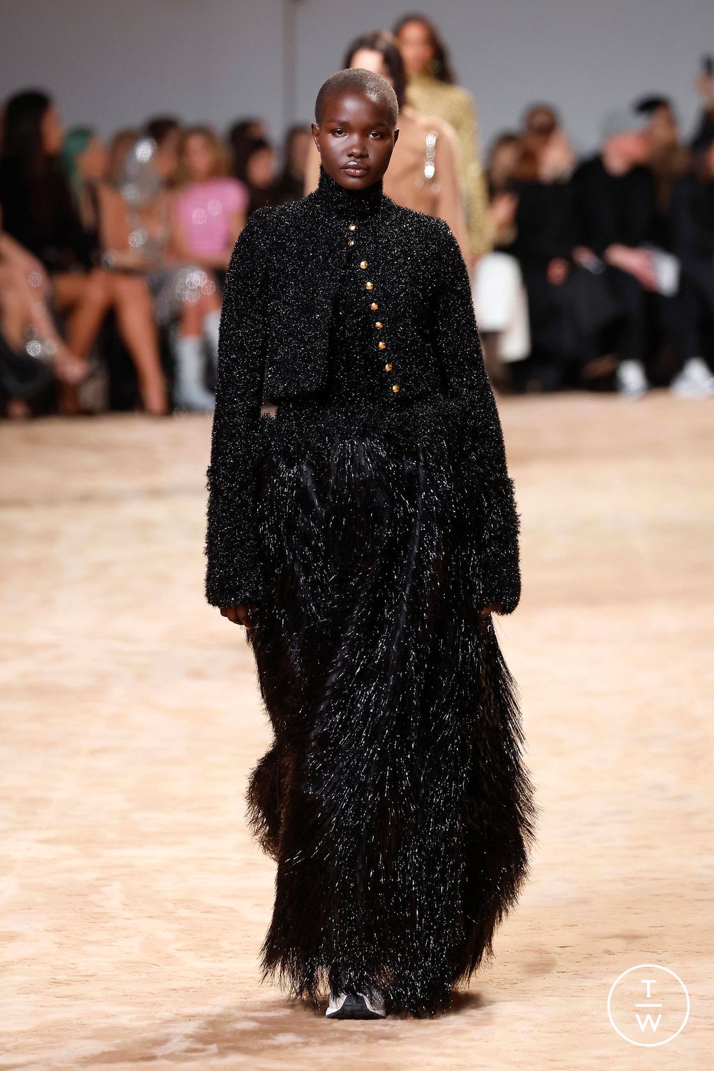 Fashion Week Paris Fall/Winter 2023 look 9 from the Rabanne collection womenswear