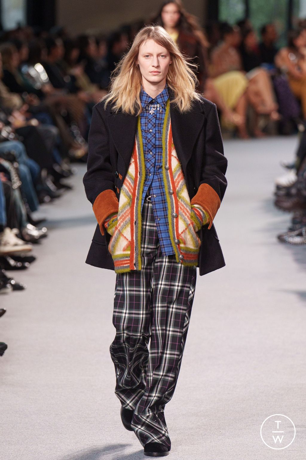 Fashion Week Paris Fall/Winter 2024 look 1 de la collection Rabanne womenswear