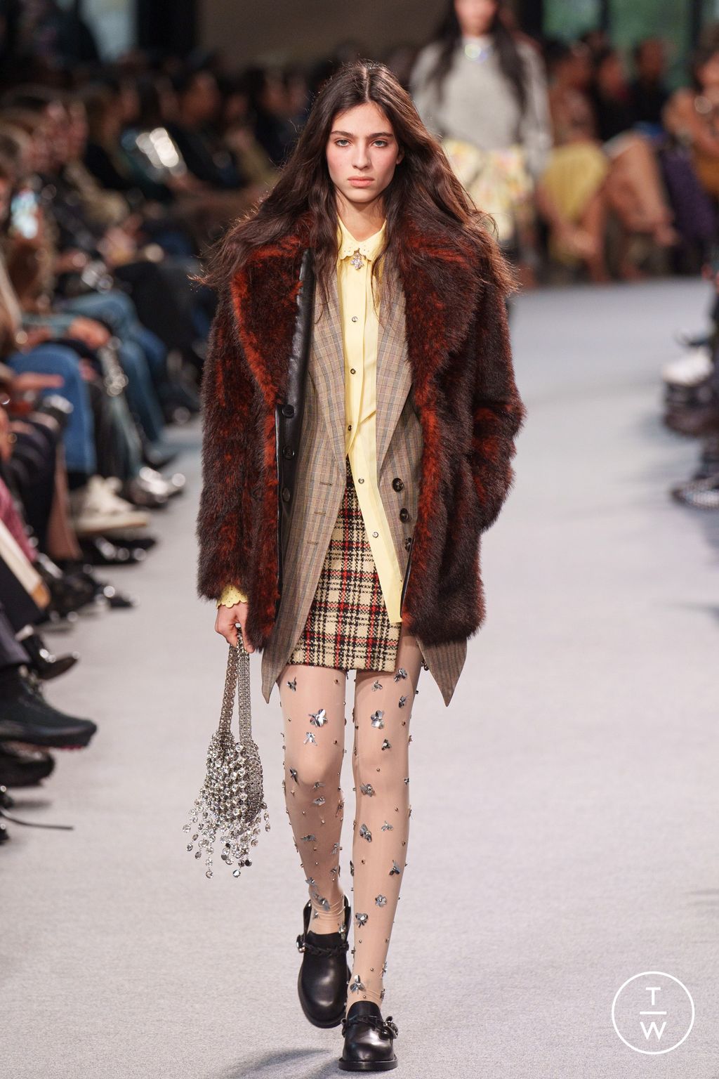 Fashion Week Paris Fall/Winter 2024 look 2 de la collection Rabanne womenswear