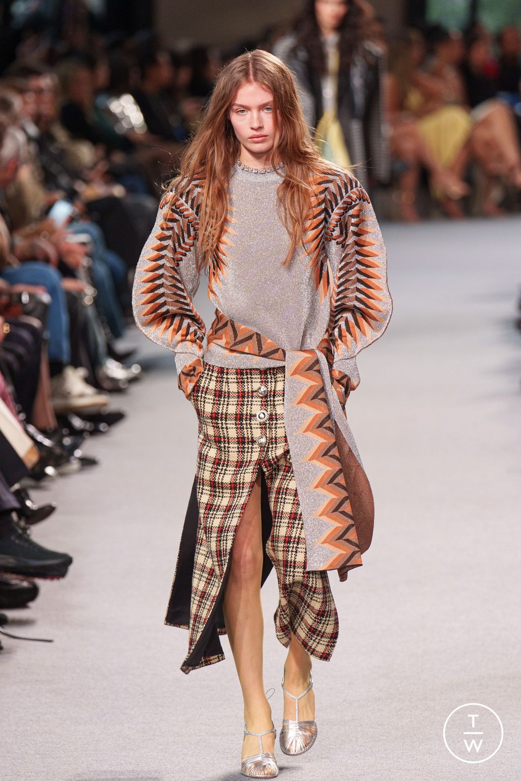 Fashion Week Paris Fall/Winter 2024 look 6 de la collection Rabanne womenswear