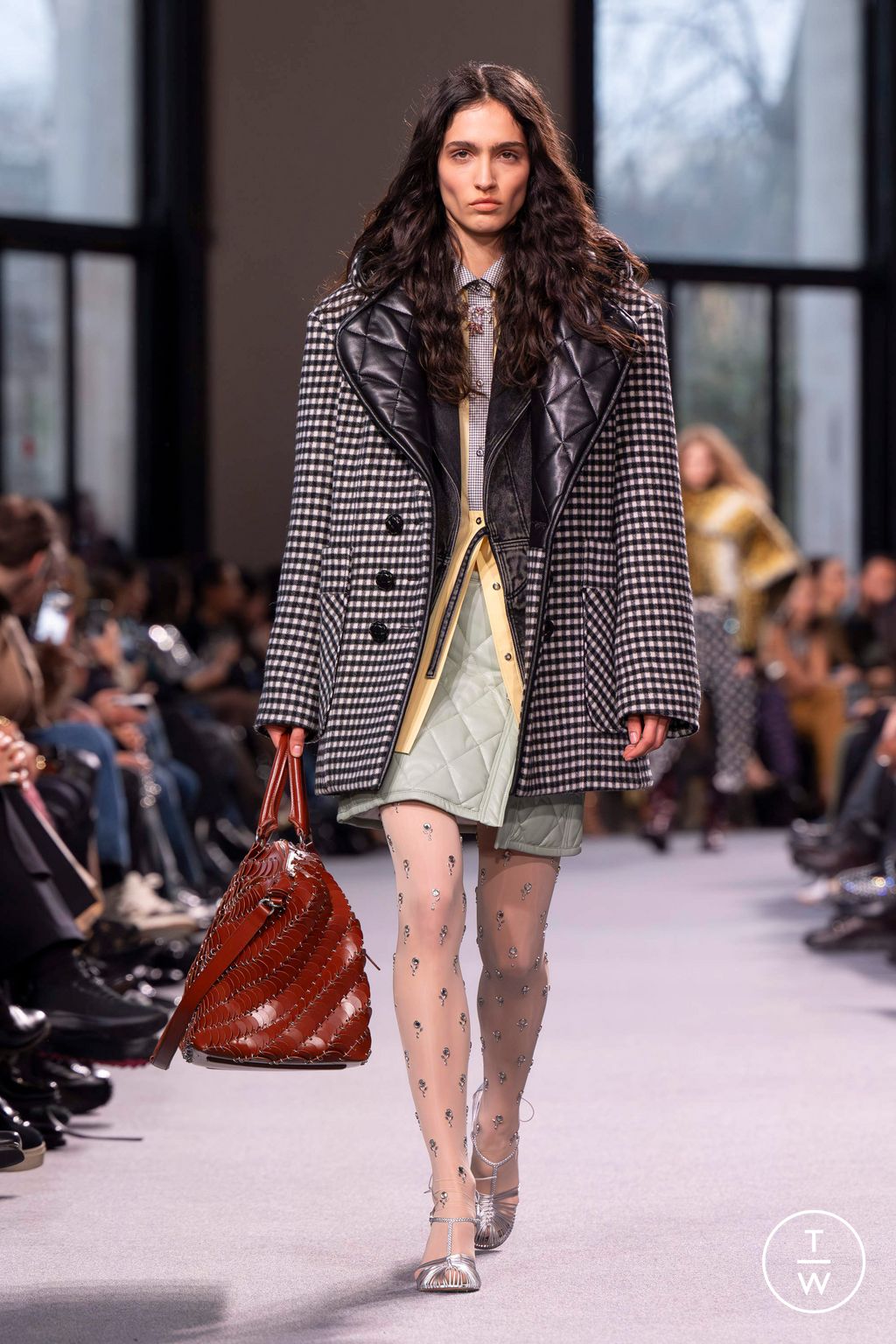 Fashion Week Paris Fall/Winter 2024 look 7 de la collection Rabanne womenswear