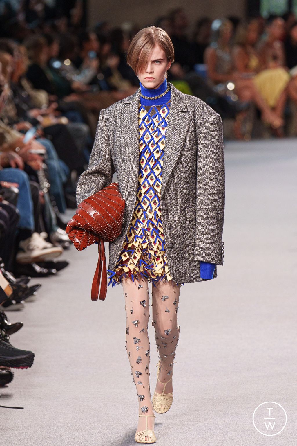 Fashion Week Paris Fall/Winter 2024 look 16 from the Rabanne collection 女装