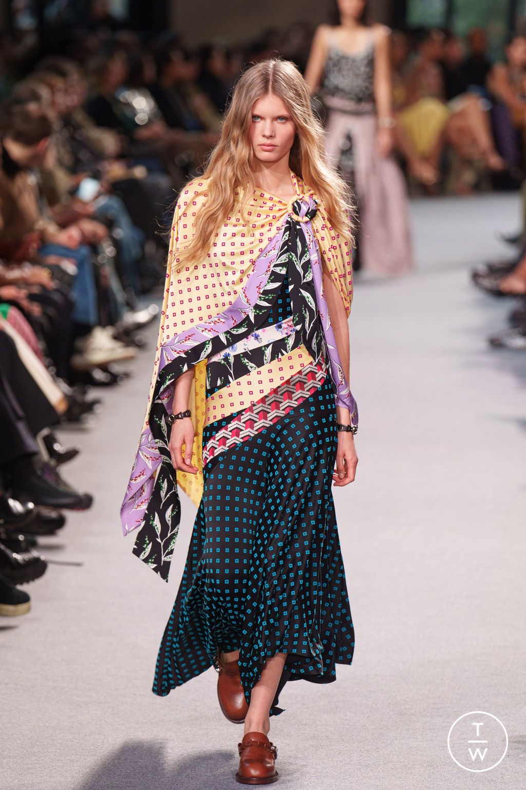 Fashion Week Paris Fall/Winter 2024 look 27 de la collection Rabanne womenswear
