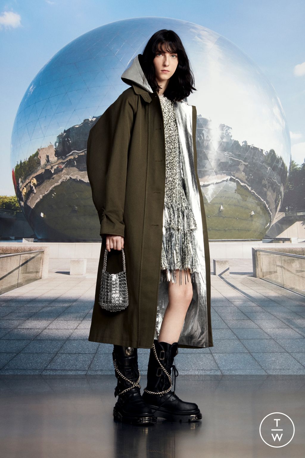 Fashion Week Paris Pre-Fall 2023 look 13 from the Rabanne collection womenswear