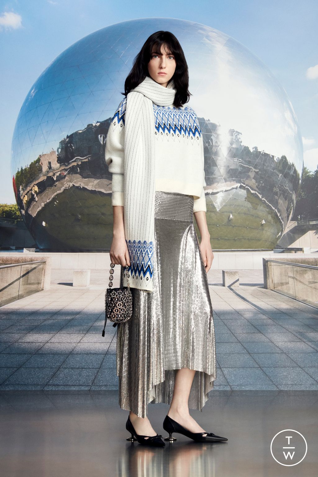Fashion Week Paris Pre-Fall 2023 look 16 from the Rabanne collection womenswear