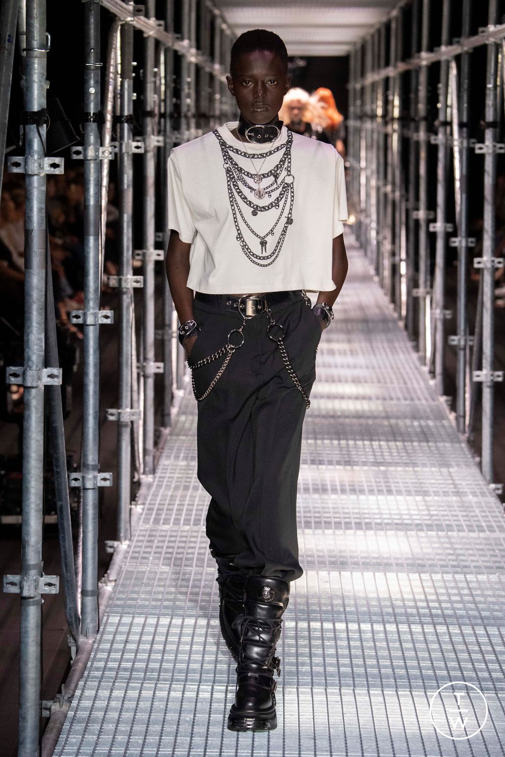 Fashion Week Paris Spring/Summer 2023 look 21 from the Paco Rabanne collection 女装